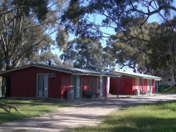 Clare Valley Cabins - Kalgoorlie Accommodation 2