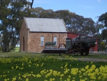 Clare Valley Cabins - Kalgoorlie Accommodation 1