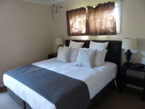 Yarra Gables - Kalgoorlie Accommodation 6