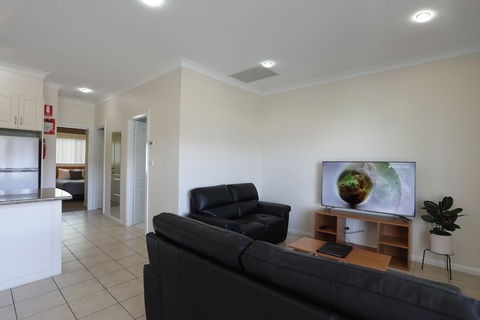 Cadman Motor Inn & Apartments - Kalgoorlie Accommodation 1