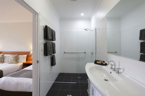 Cadman Motor Inn & Apartments - Kalgoorlie Accommodation 0