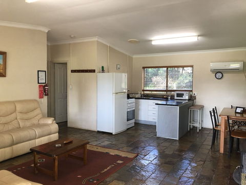 Country Cottages Of Bridgetown - Kalgoorlie Accommodation 3