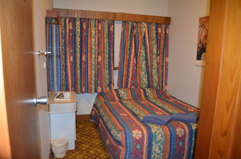 Monarch Motel Hotel - Kalgoorlie Accommodation 3