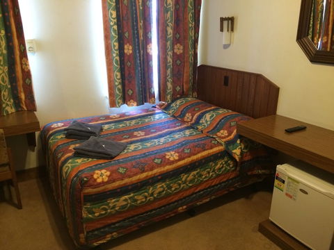 Monarch Motel Hotel - Kalgoorlie Accommodation 2