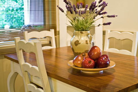Autumn Abode Cottages Two - Kalgoorlie Accommodation 4