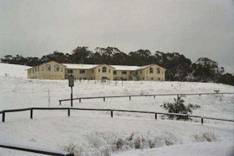 JE Resort - Kalgoorlie Accommodation 0