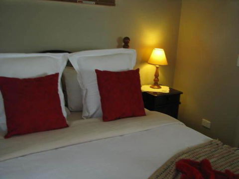 Leafield Cottages - Kalgoorlie Accommodation 4