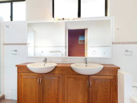 Alkira Motel - Kalgoorlie Accommodation 1
