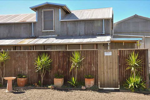 Destination Kyneton - Kalgoorlie Accommodation 1