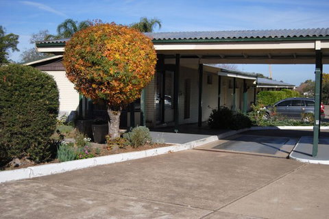 Airlie House Motor Inn - Kalgoorlie Accommodation 1