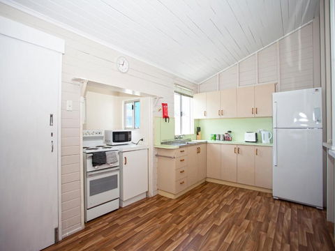 CBD Holiday Home - Kalgoorlie Accommodation 4