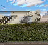Lake Hamilton Motor Village  Caravan Park - Kalgoorlie Accommodation