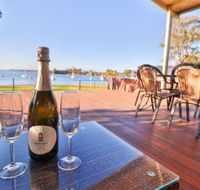 Lakefront Simplicity - Kalgoorlie Accommodation