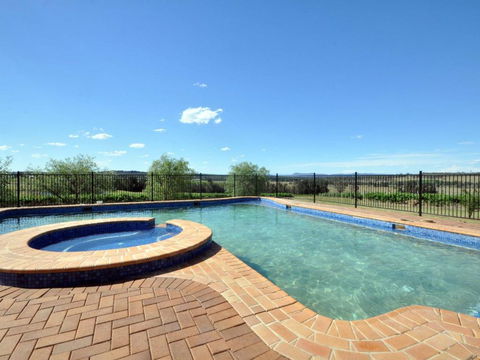 Beggars Bridge Vineyard Homestead W / Pool + Wifi + Tennis + Vineyard - Kalgoorlie Accommodation 4
