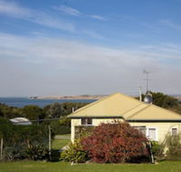 Lady Barron Holiday Home - Kalgoorlie Accommodation