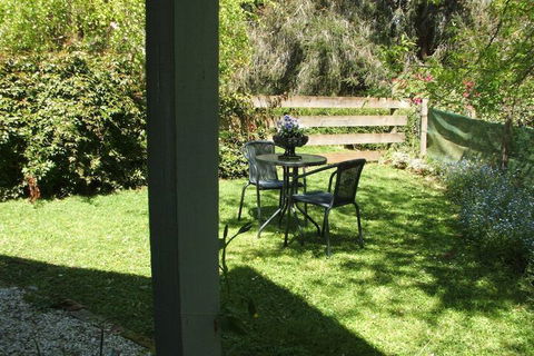 Hide Away Cottage Retreat - Kalgoorlie Accommodation 5