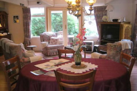 Hide Away Cottage Retreat - Kalgoorlie Accommodation 4