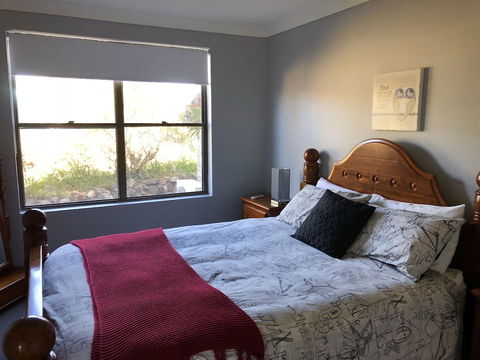 Dam It Getaway- Homestead - Kalgoorlie Accommodation 4