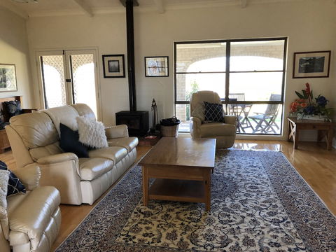 Dam It Getaway- Homestead - Kalgoorlie Accommodation 3