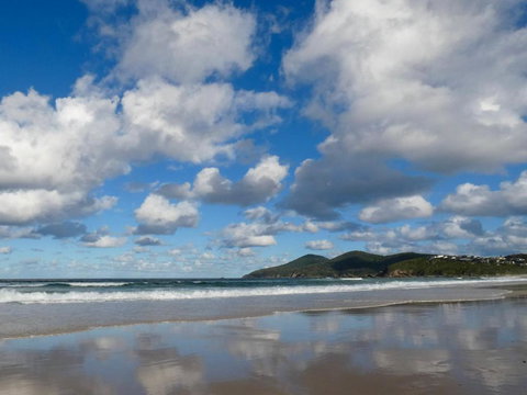 CHILL OUT BEACH HOUSE At FORSTER - Kalgoorlie Accommodation 2
