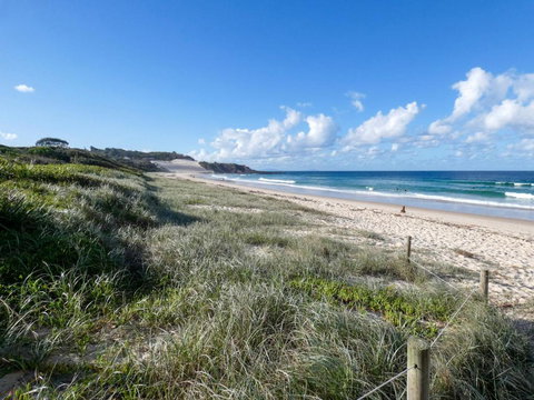 CHILL OUT BEACH HOUSE At FORSTER - Kalgoorlie Accommodation 6