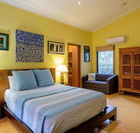 Five Bimba Tractor House - Kalgoorlie Accommodation