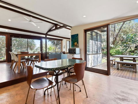 Laguna House - Kalgoorlie Accommodation 6