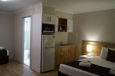 Castle Crest Motel - Kalgoorlie Accommodation 4