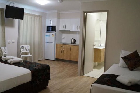 Castle Crest Motel - Kalgoorlie Accommodation 7