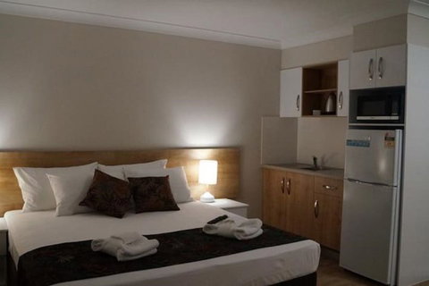 Castle Crest Motel - Kalgoorlie Accommodation 6