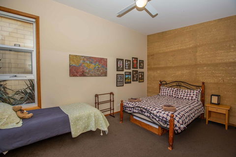 The Chocolate Lily Bed & Breakfast - Kalgoorlie Accommodation 7