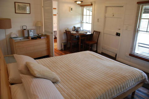 Mancuso Country Cottage Retreat - Kalgoorlie Accommodation 2