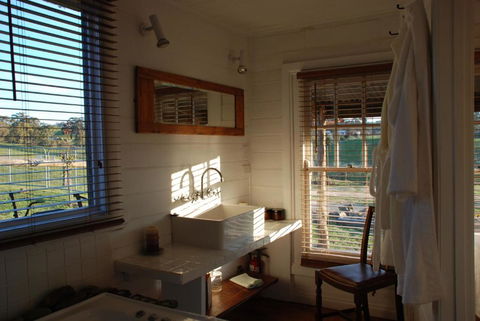 Mancuso Country Cottage Retreat - Kalgoorlie Accommodation 3