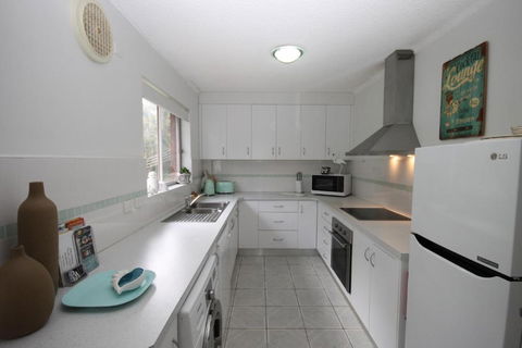 CHILL OUT BEACHSIDE At FORSTER - Kalgoorlie Accommodation 1