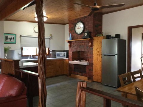 Bayview Boathouse - Kalgoorlie Accommodation 5