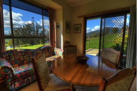 Plovers Ridge Country Retreat - Kalgoorlie Accommodation 4
