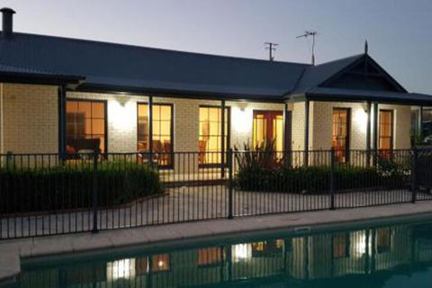 Kia Ora Lookout Retreat - Kalgoorlie Accommodation 4