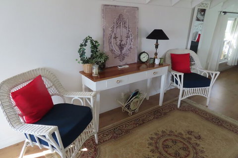 Maison De May Boutique Bed & Breakfast - Kalgoorlie Accommodation 7