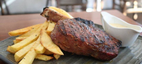 Alpha Ouzeri - Kalgoorlie Accommodation 1