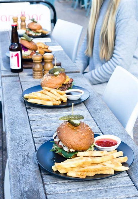 Sandbar - Kalgoorlie Accommodation 16