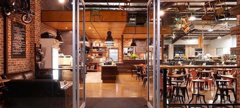 Albert & Moore - Kalgoorlie Accommodation 16