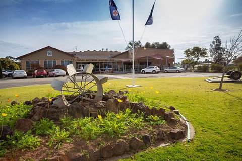 Finley RSC - Kalgoorlie Accommodation 0
