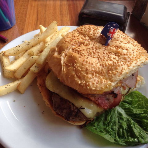 The Red Parrot Cafe - Kalgoorlie Accommodation 0