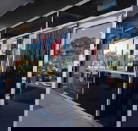 Charcoal Chick-inn Four Season's - Kalgoorlie Accommodation