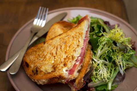 Le Peche Gourmand - Kalgoorlie Accommodation 2