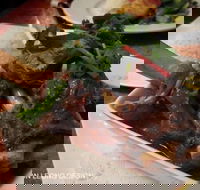 Muoi's Feast - Kalgoorlie Accommodation