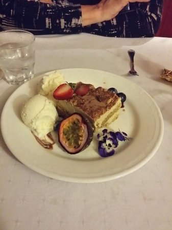 Anna's Restaurant - Kalgoorlie Accommodation 0