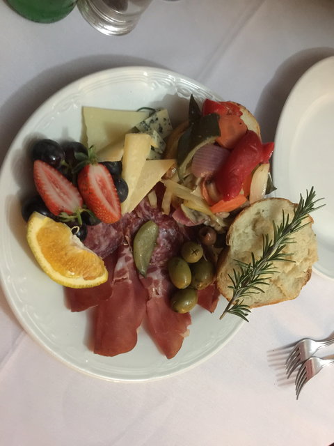 Anna's Restaurant - Kalgoorlie Accommodation 4