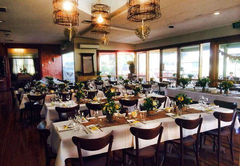 The Crossing Cafe & Restaurant - Kalgoorlie Accommodation 7