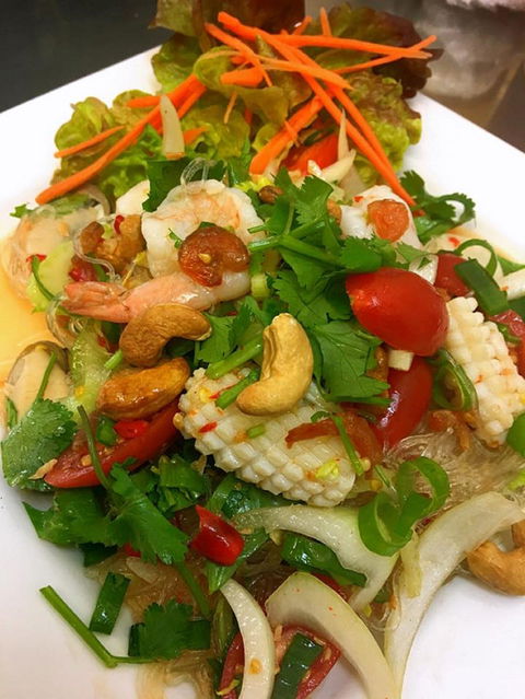S & T Thai Gourmet Cafe - Kalgoorlie Accommodation 0